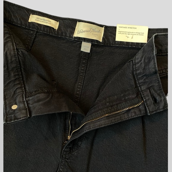 Universal Thread Women’s Black High Rise Midi Shorts 14/32R NWT - Picture 3 of 6
